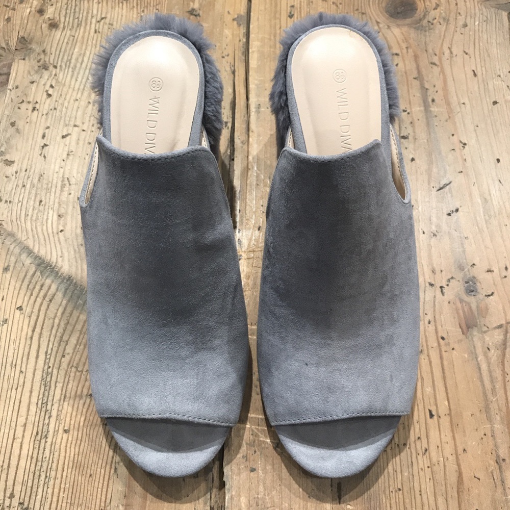 Dur grey heels